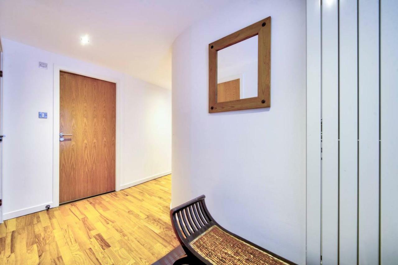 Altido Alluring 3Br Apt Near The Centre With Parking Edinburgh Eksteriør bilde
