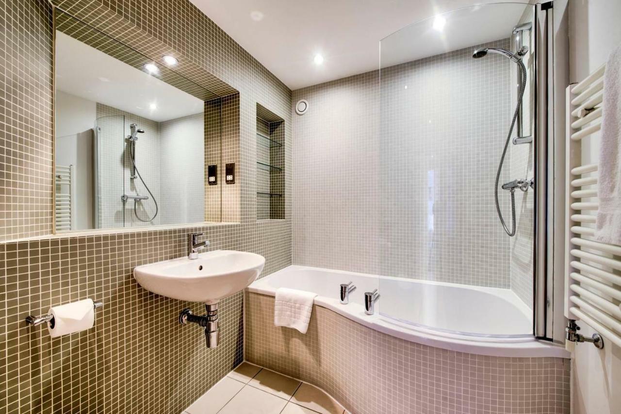 Altido Alluring 3Br Apt Near The Centre With Parking Edinburgh Eksteriør bilde